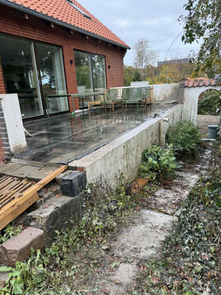 Betonsägen an einer Terrasse aus Beton
